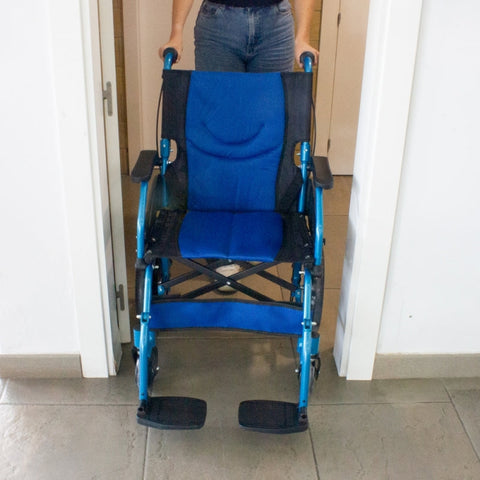 Fauteuil roulant pliant en aluminium avec freins à levier bleu