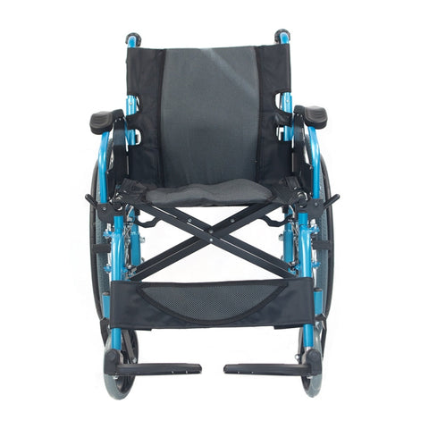 Fauteuil roulant pliant avec dossier divisé et accoudoirs rabattables couleur bleue