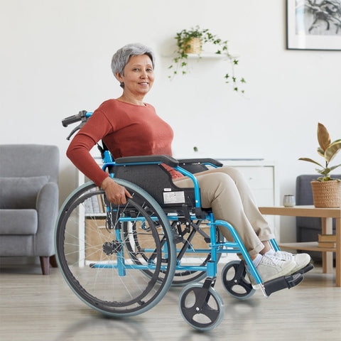 Fauteuil roulant pliant avec dossier divisé et accoudoirs rabattables couleur bleue