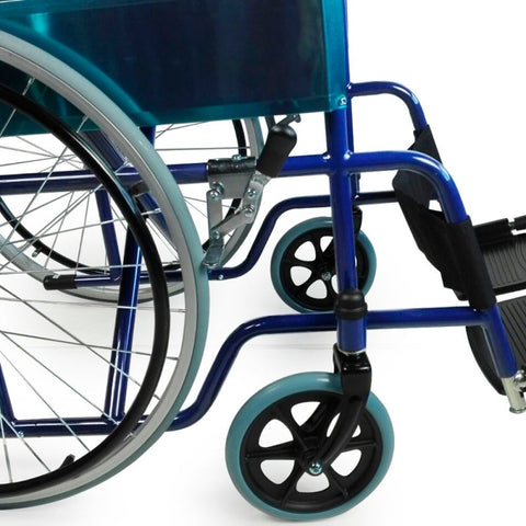 Fauteuil roulant pliant avec grandes roues bleues